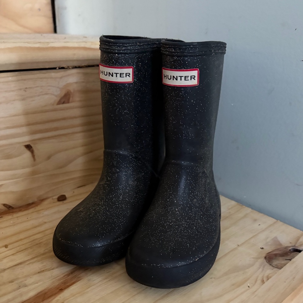 Children’s size 8 glittery boots